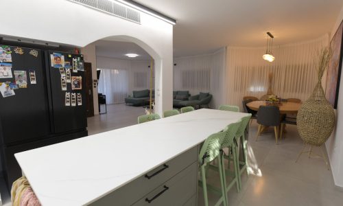 aa334ede-7005-471e-b190-9579bf3166ff