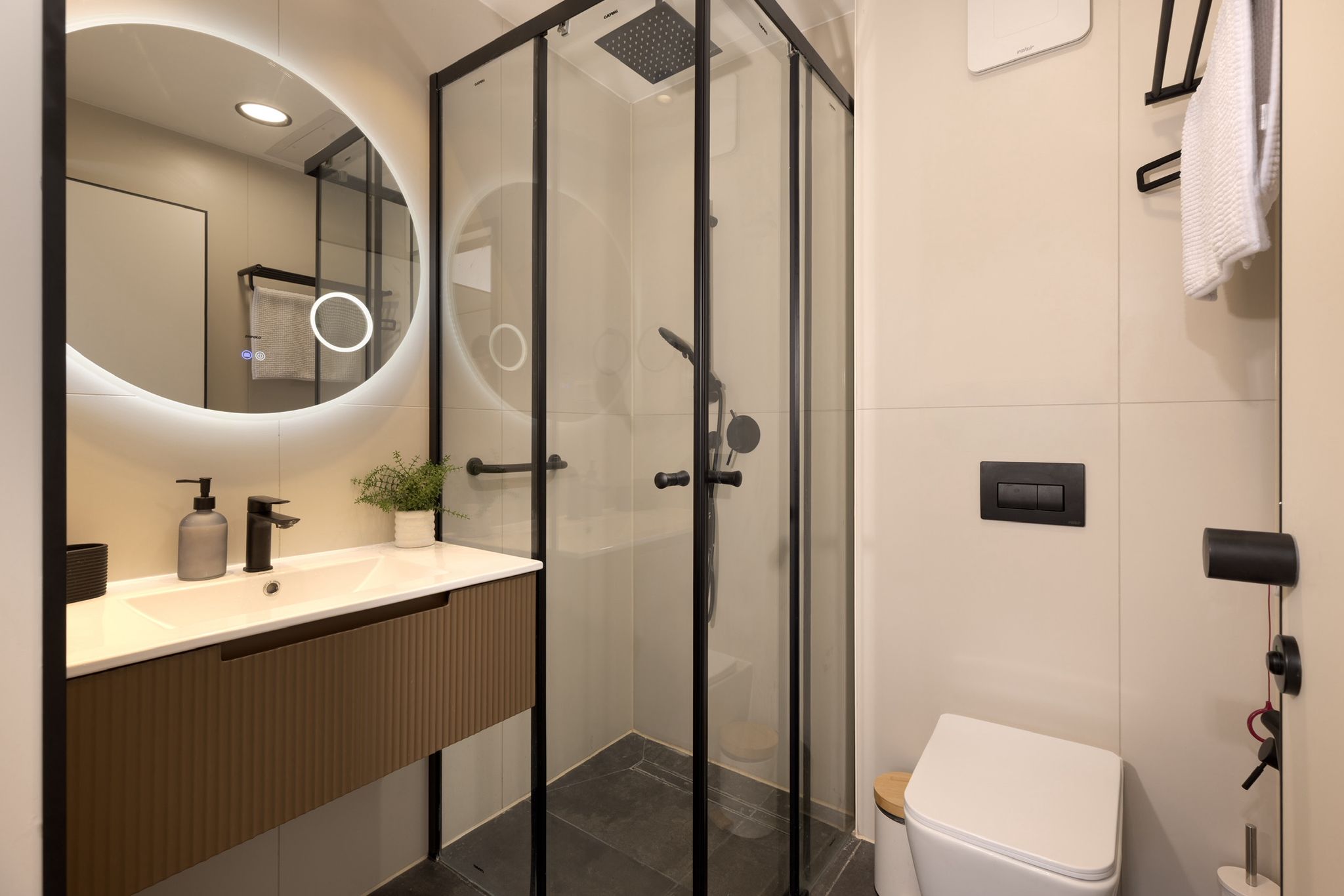 64733de2-1052-4844-912a-30ca943fad47