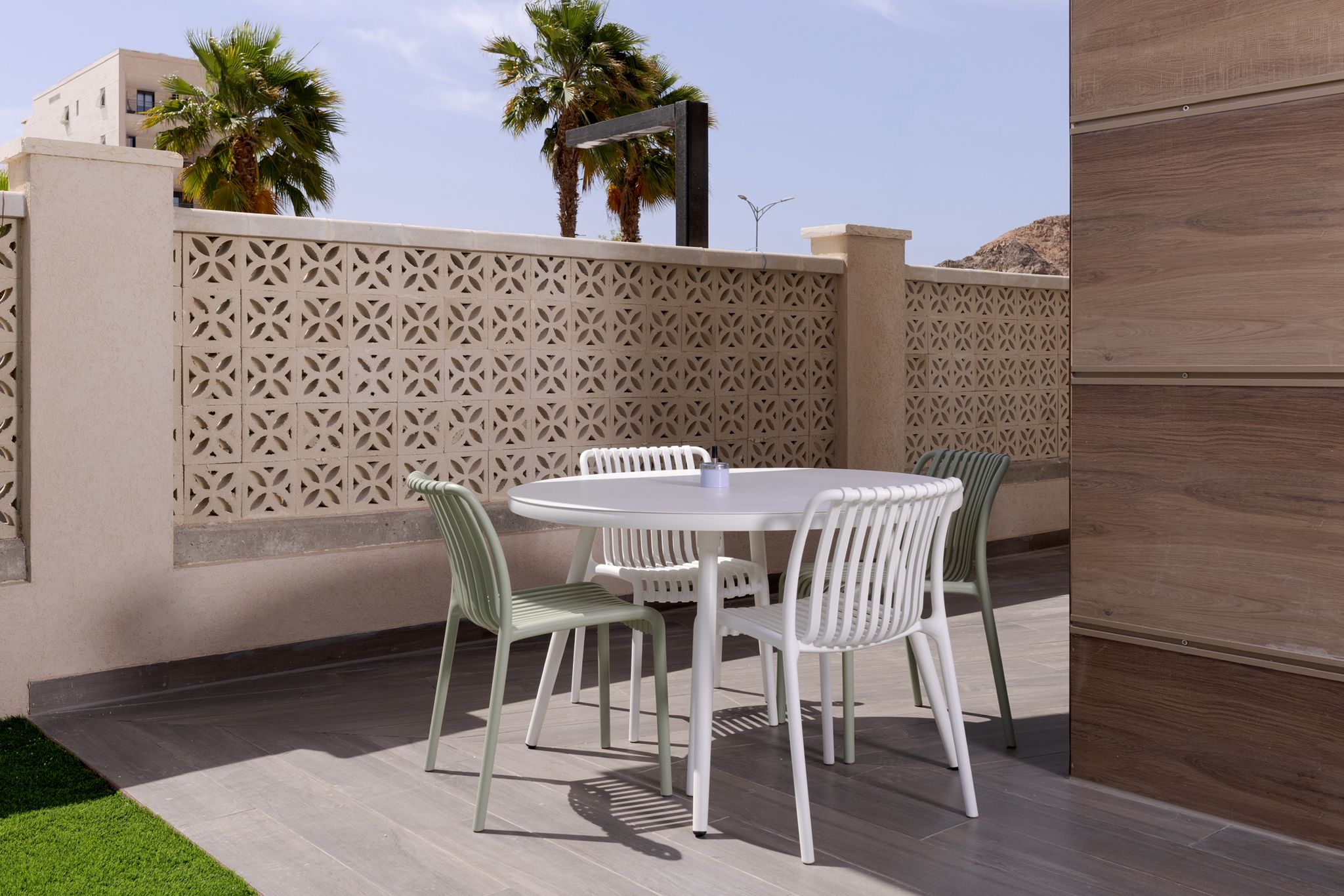 f8adde90-262c-45bb-bff8-a800ea469457