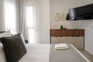 20528564-b1d8-48fb-b366-d29e3cca7799