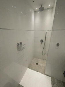 d5c6baab-3846-4081-ad68-008d64d57943